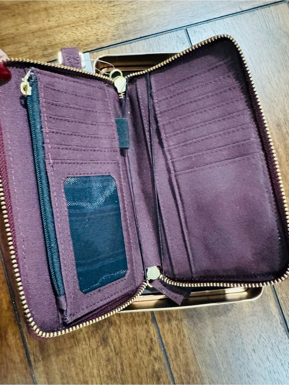 Carhartt Nylon Duck Lay-Flat Clutch Wallet RFID Burgundy NWT Tin Gift Box